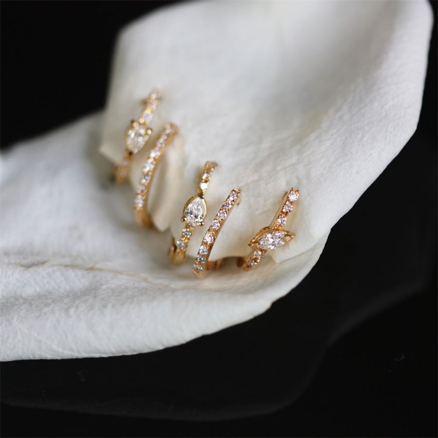 Set of three yellow gold hoop earrings BALANCE | SET 3 OVAL XSAU18G CT 0,31